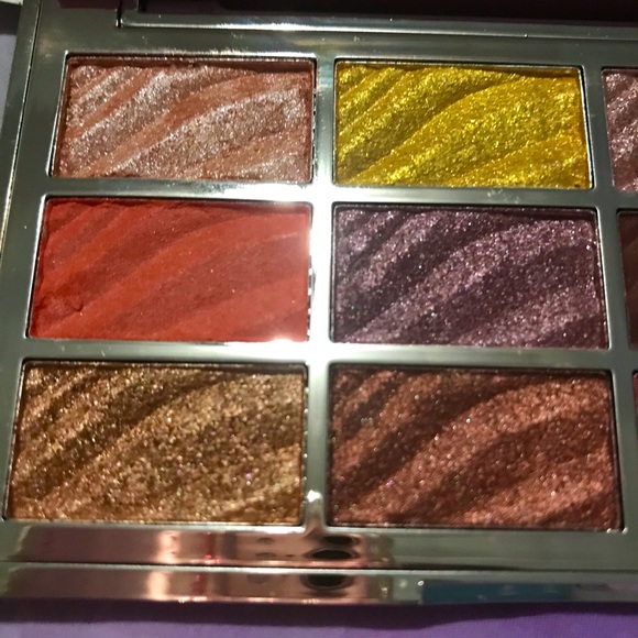 Sold Ciate London - The Velvet Palette. - Picture 2 of 3